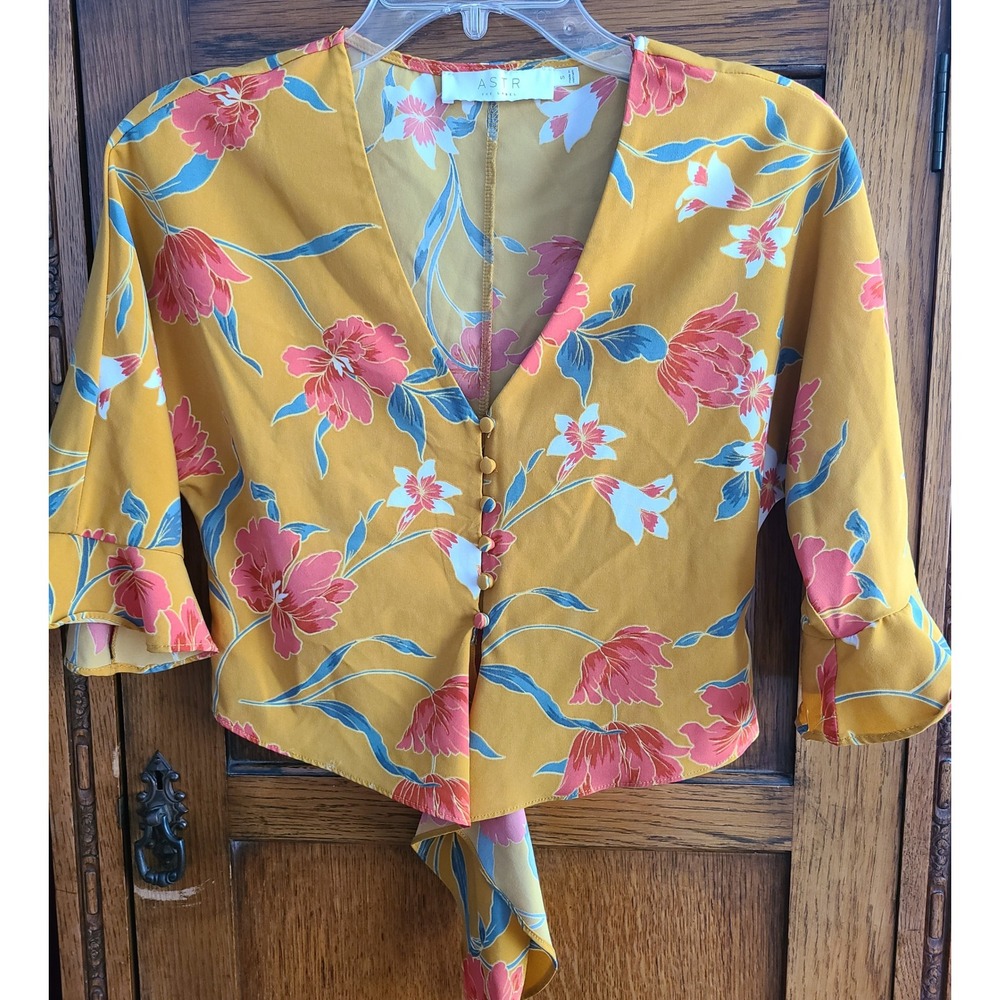 ASTR the Label Yellow Floral Button Front Tie Crop Top AT13647 Womens Small